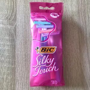 NEW … BIC (10 Count) Silky Touch “Twin Blade” Disposable Razors